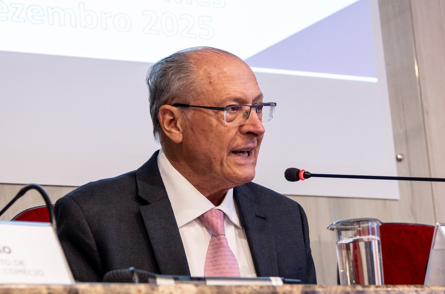 Acordo Mercosul-UE avança, mas assinatura ainda depende de consenso