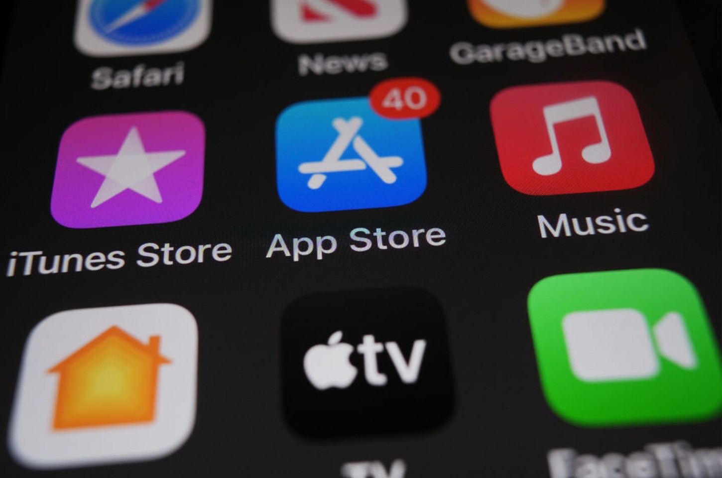 AI não matou os apps: lançamentos disparam 60% em 2026