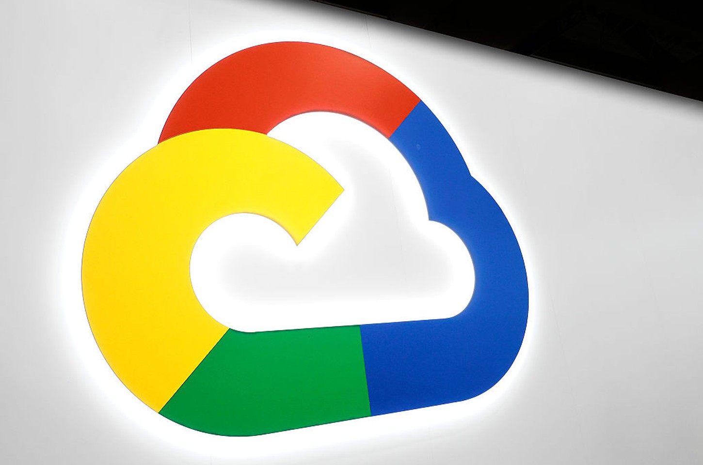 Alta histórica no Google Cloud: receita supera US$ 20 bi, mas restrições preocupam