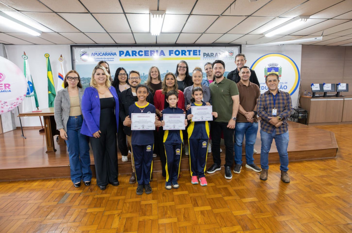 Alunos de Apucarana são premiados em concurso de poesia sobre fim da violência contra a mulher
