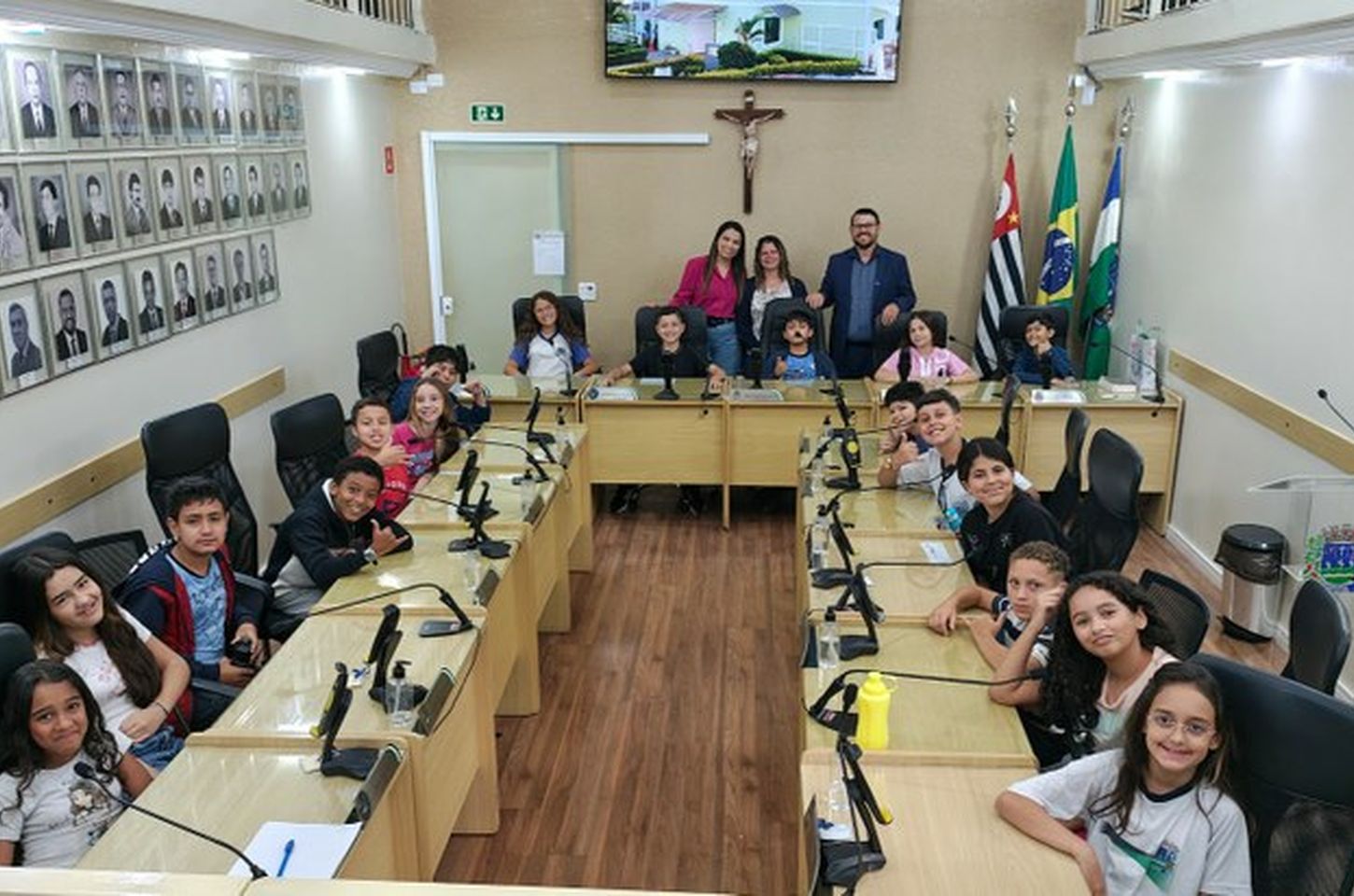 Alunos de Ibiúna visitam Câmara e simulam sessão legislativa