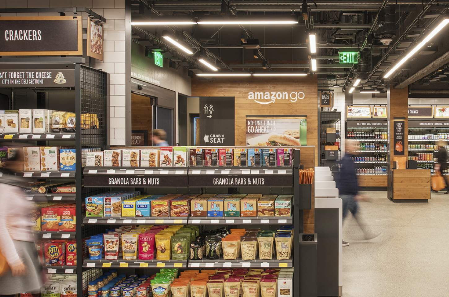 Amazon fecha lojas físicas próprias e aposta em entrega rápida e Whole Foods