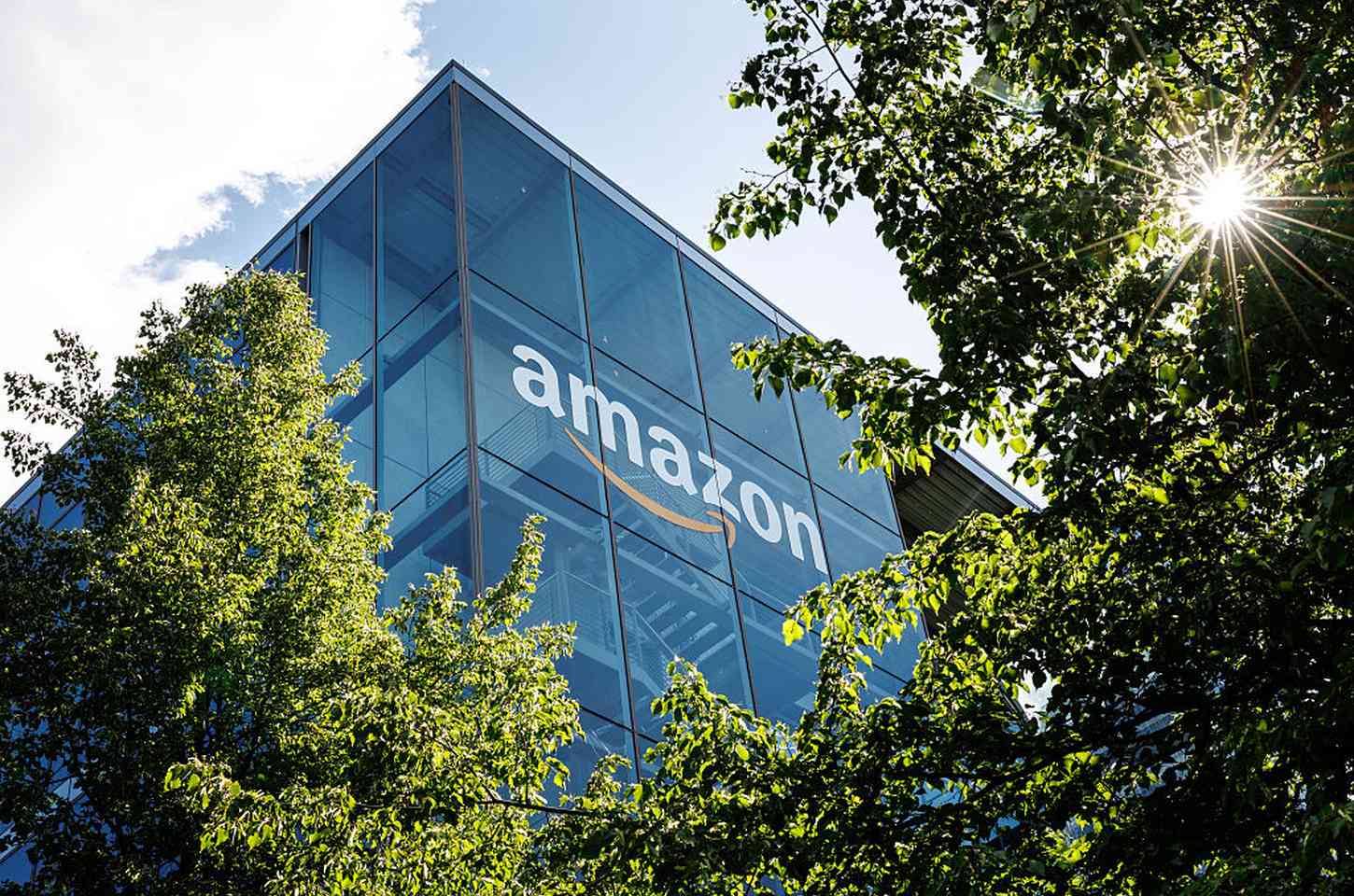 Amazon Now: Entregas em 30 Minutos Chegam aos EUA com Taxas Atrativas para Membros Prime