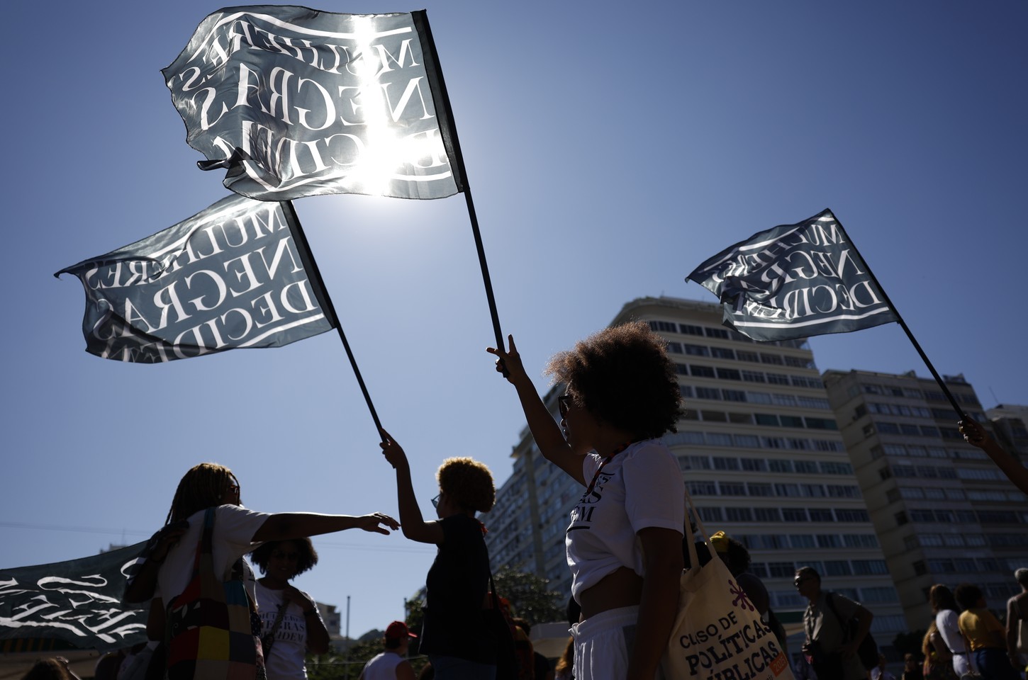 Ambiente de trabalho lidera denúncias de racismo no Brasil em 2025