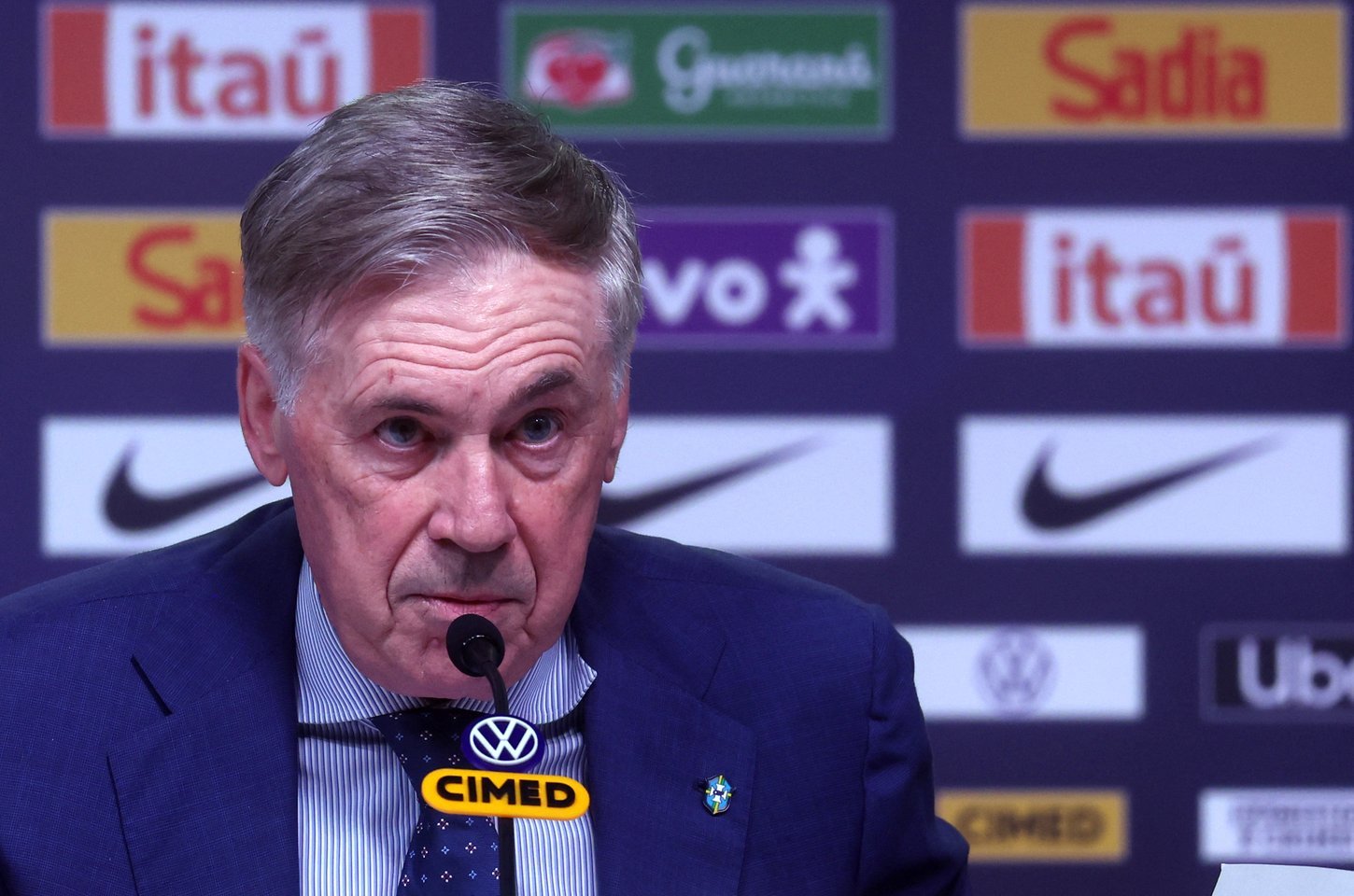 Ancelotti testa novatos em penúltima convocação antes da Copa