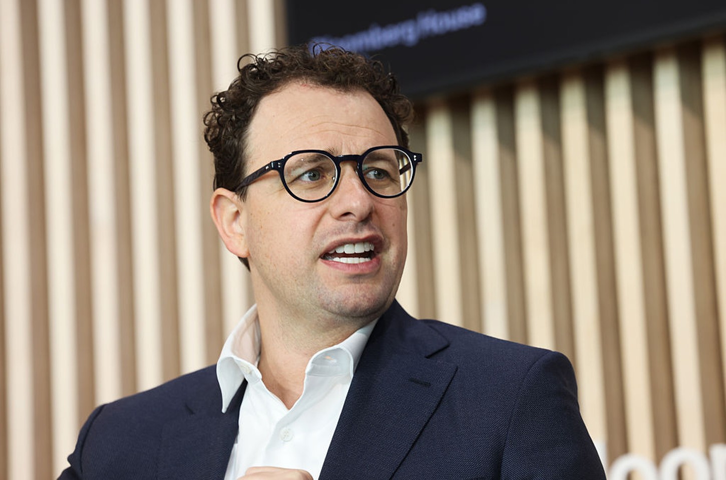 Anthropic busca US$ 50 bilhões em rodada que pode superar US$ 900 bilhões de valuation