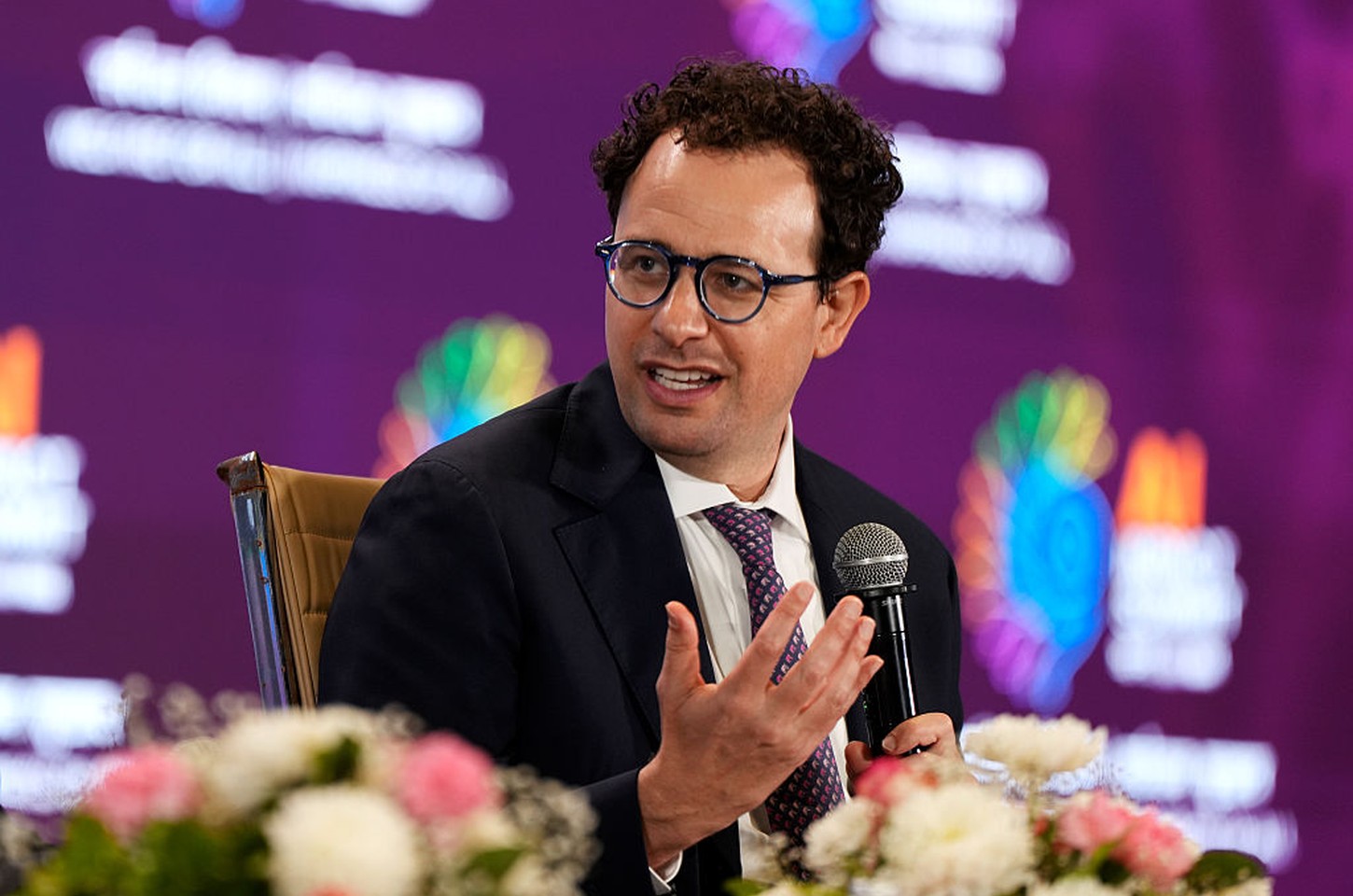 Anthropic rejeita ofertas bilionárias de VCs enquanto rivaliza com OpenAI