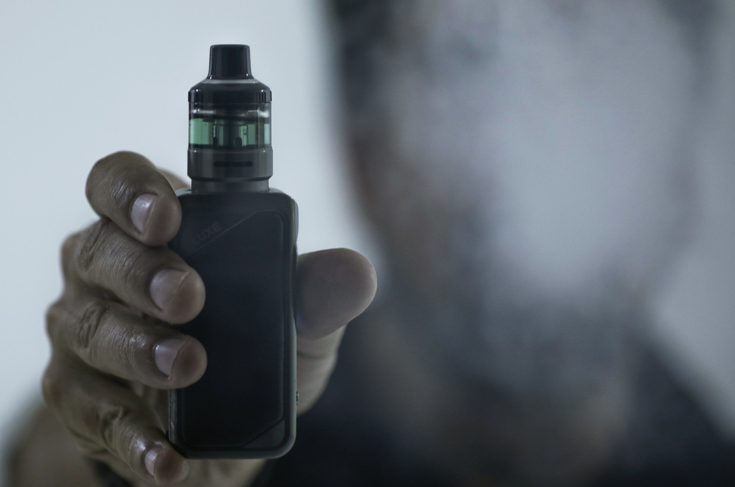 Anvisa e MPF firmam acordo para combater comércio ilegal de cigarros eletrônicos