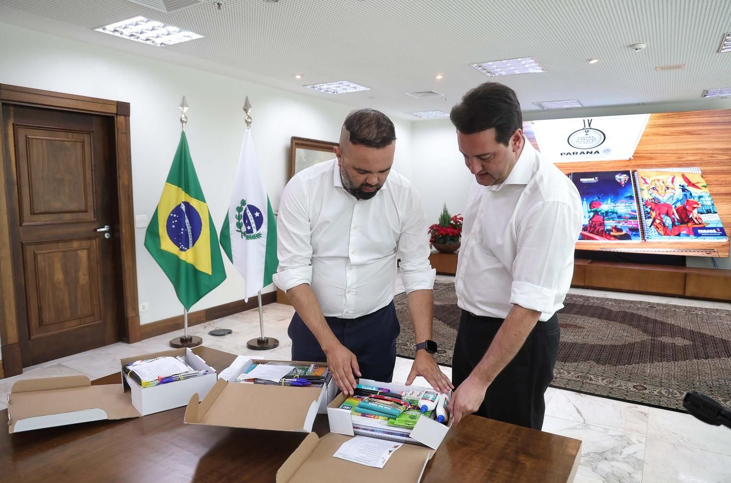 Apaes do Paraná receberão kits escolares do governo a partir de 2026