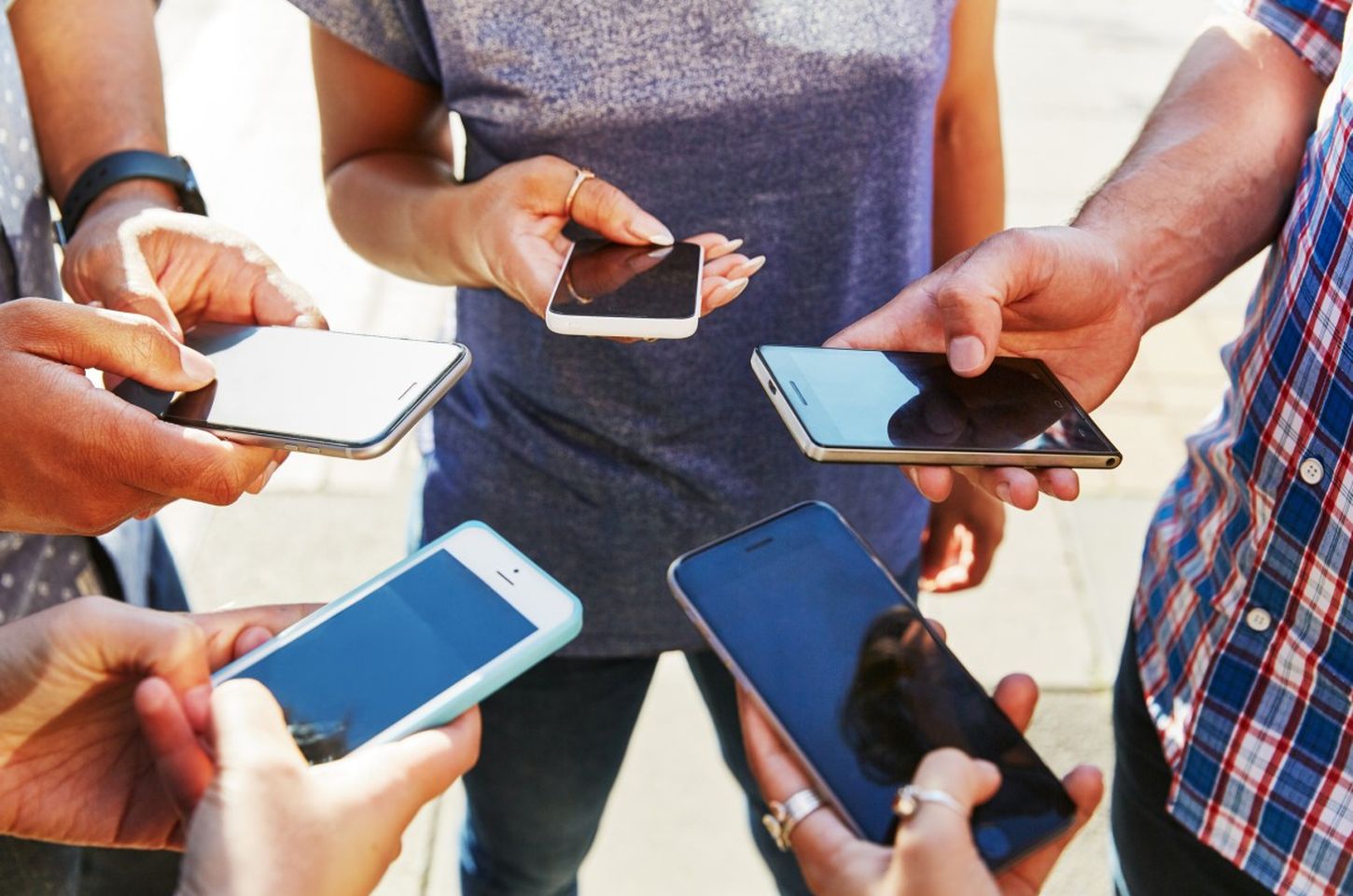 Aplicativos de amizade: nova onda contra a solidão digital