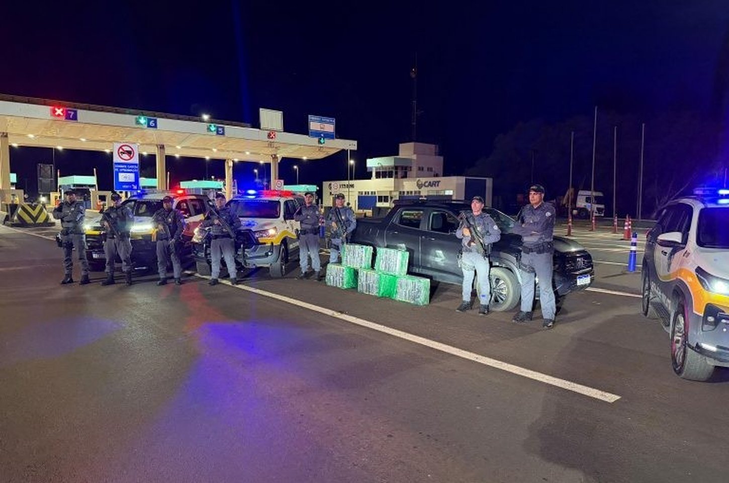 Apreensão de 265 kg de cocaína em rodovia de SP