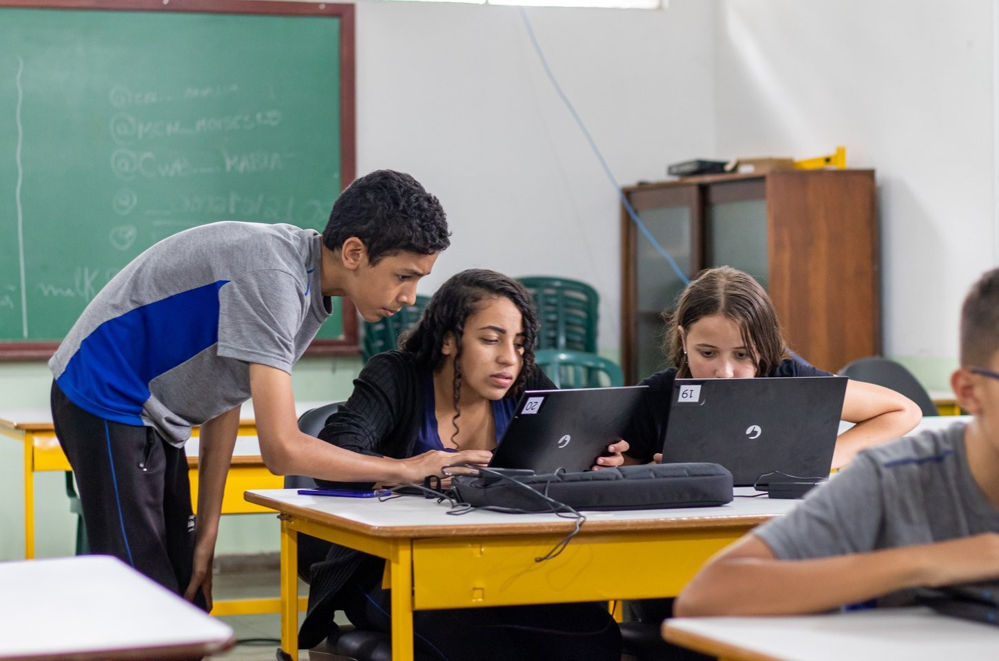 Aprova Paraná divulga resultados provisórios para vagas em universidades