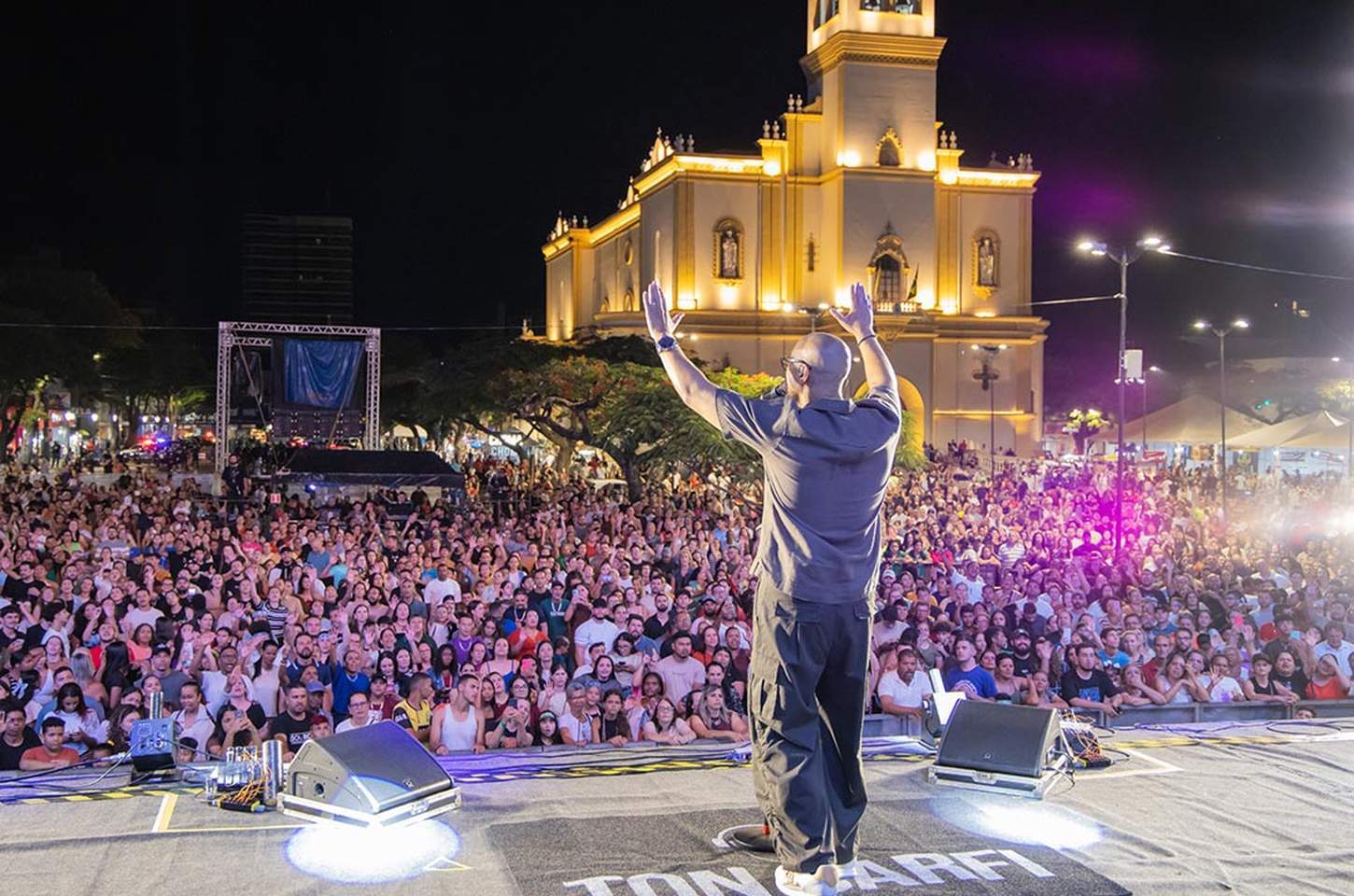 Apucarana celebra 82 anos com festa inaugural na Praça Rui Barbosa