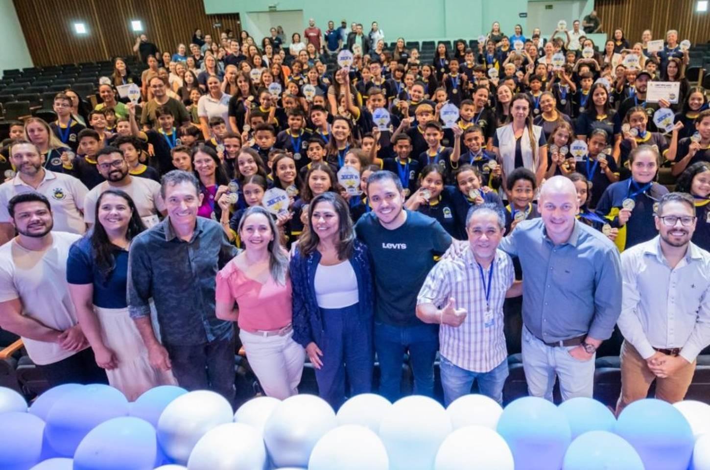 Apucarana premia estudantes e equipes na 9ª edição dos Jogos das Crianças (JOCAS)
