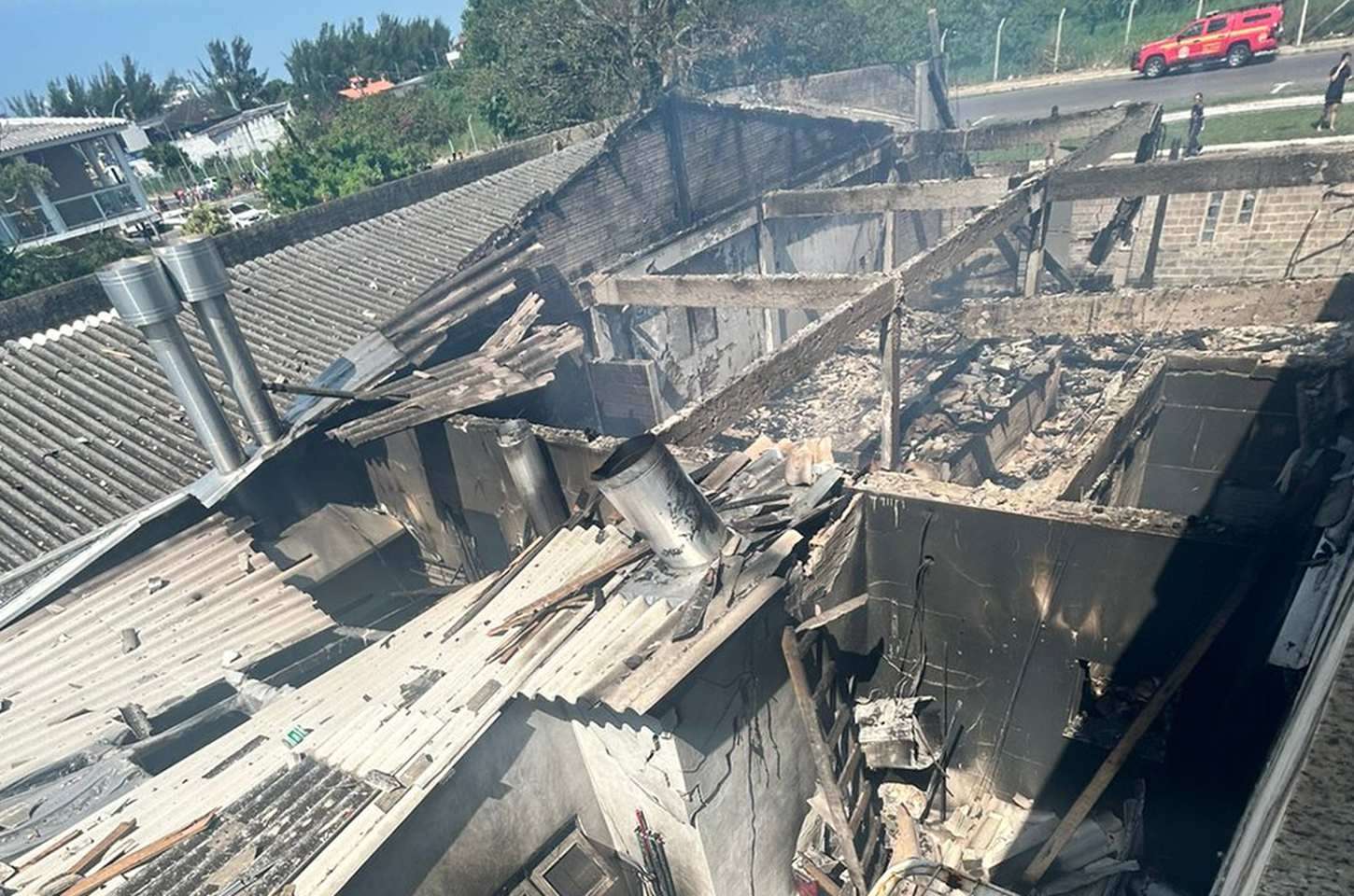 Avião cai em Capão da Canoa e deixa três mortos confirmados