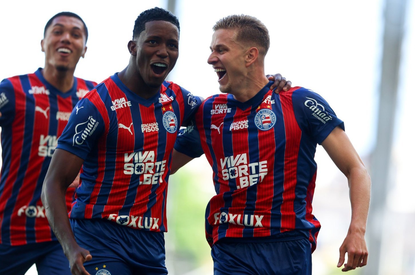 Bahia estreia com vitória e aposta em jovens promessas no estadual