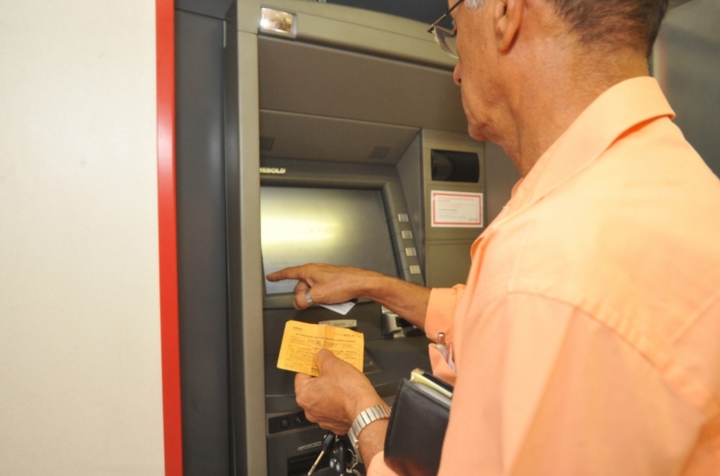 Bancos retomam atendimento presencial após carnaval nesta quarta-feira
