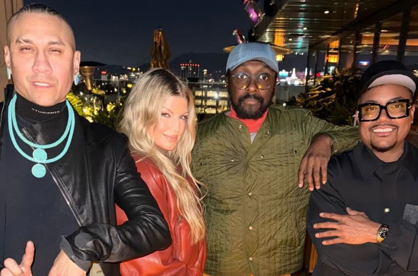 Black Eyed Peas se reúnem em jantar e fãs pedem turnê mundial