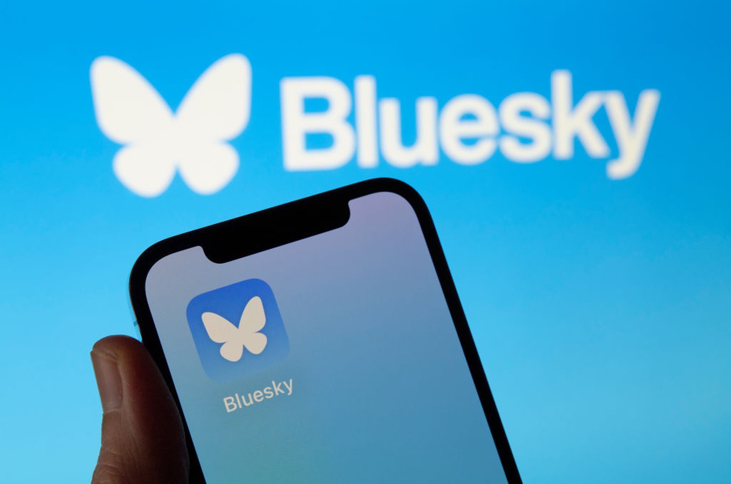 Bluesky anuncia roadmap 2025 com foco em recomendações e funcionalidades básicas