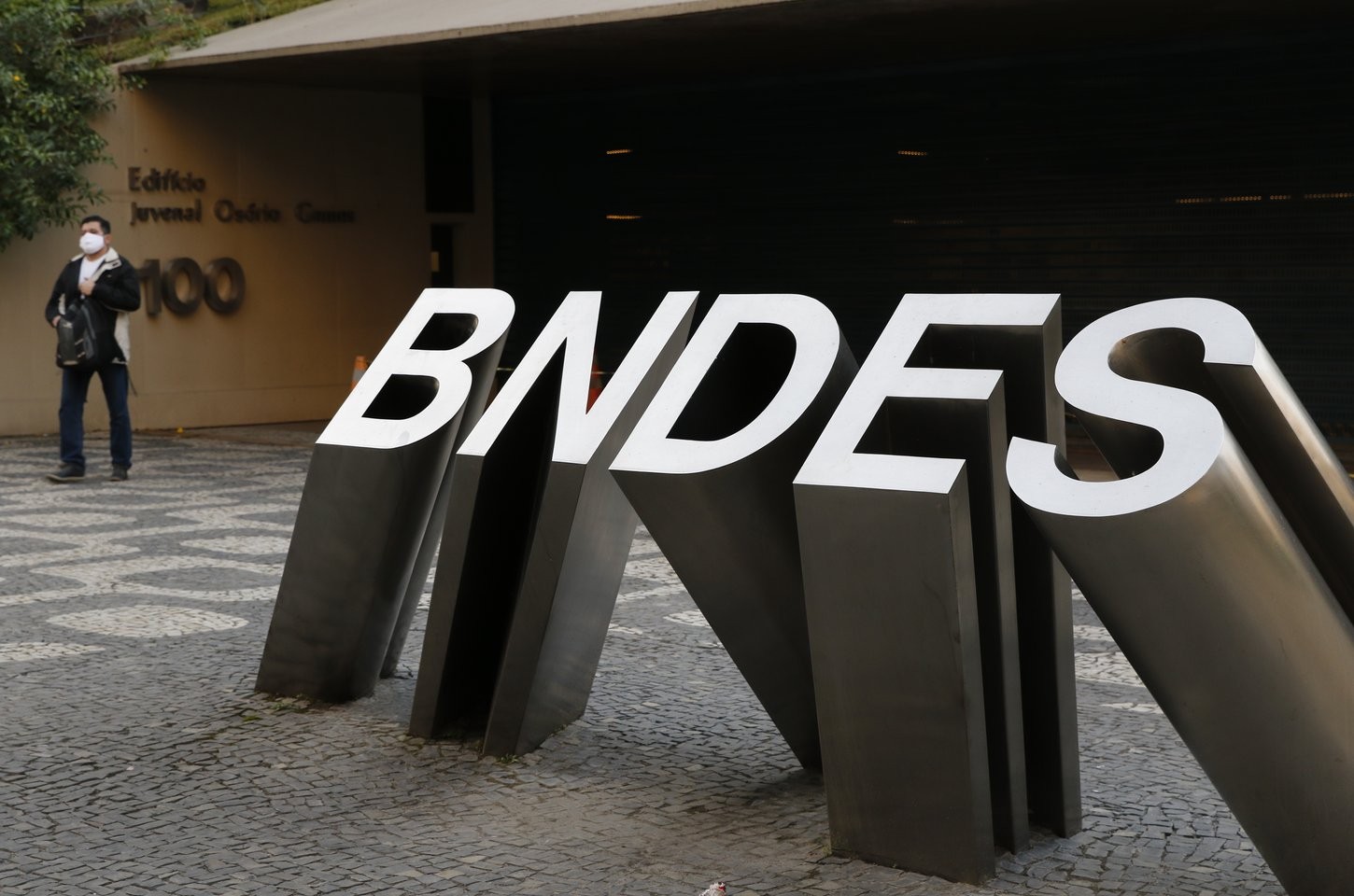 BNDES tem lucro recorde de R$ 15,6 bilhões em 12 meses e amplia carteira de crédito