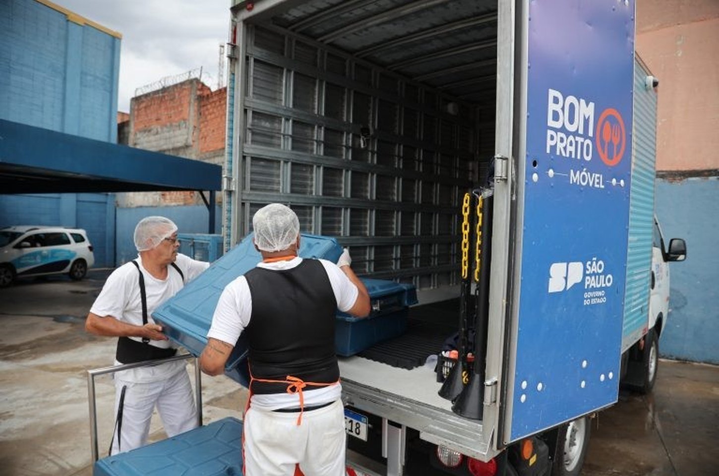 Bom Prato Móvel de Bauru muda para Praça Tangarás