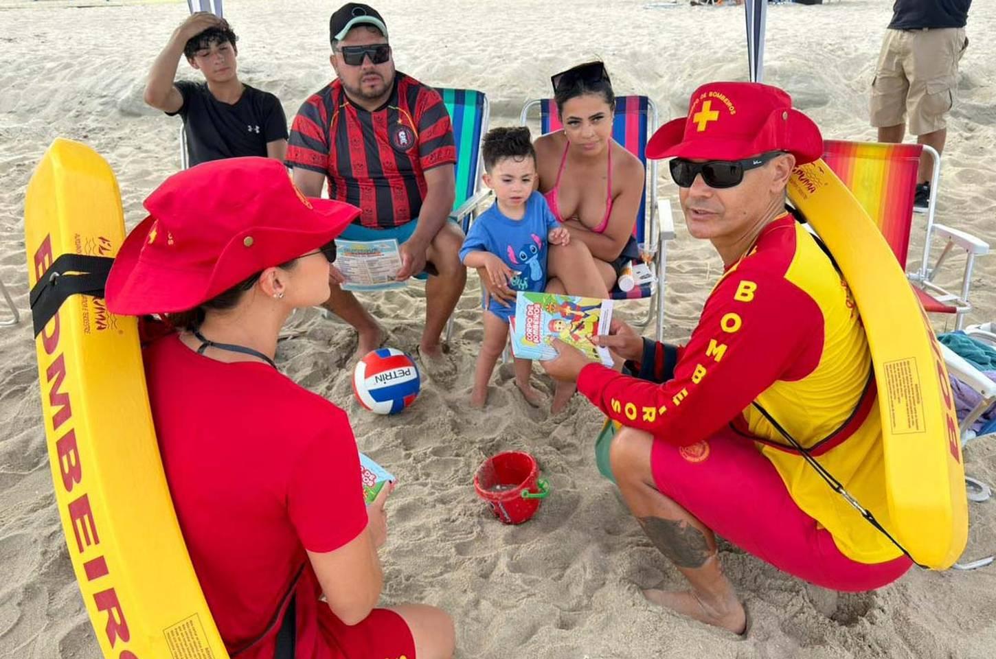Bombeiros do Paraná realizam mais de 100 mil ações no litoral durante verão