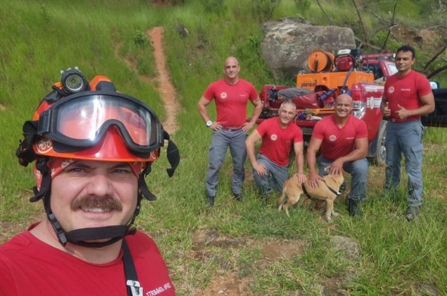 Bombeiros realizam resgate emocionante de cão em pedreira de São Roque