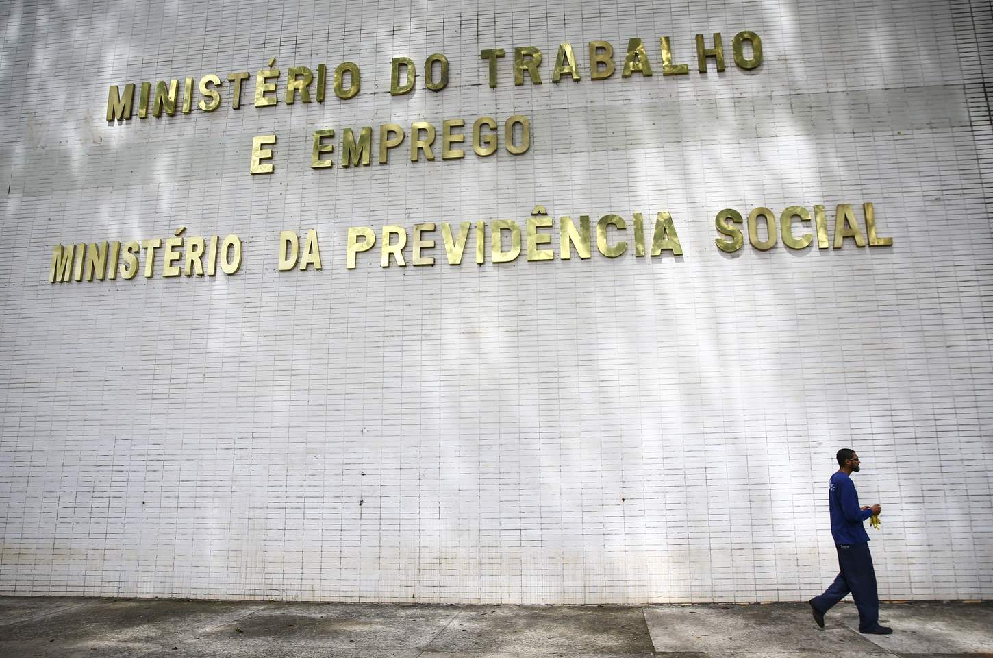 Brasil gera quase 86 mil empregos em novembro, com saldo positivo no ano