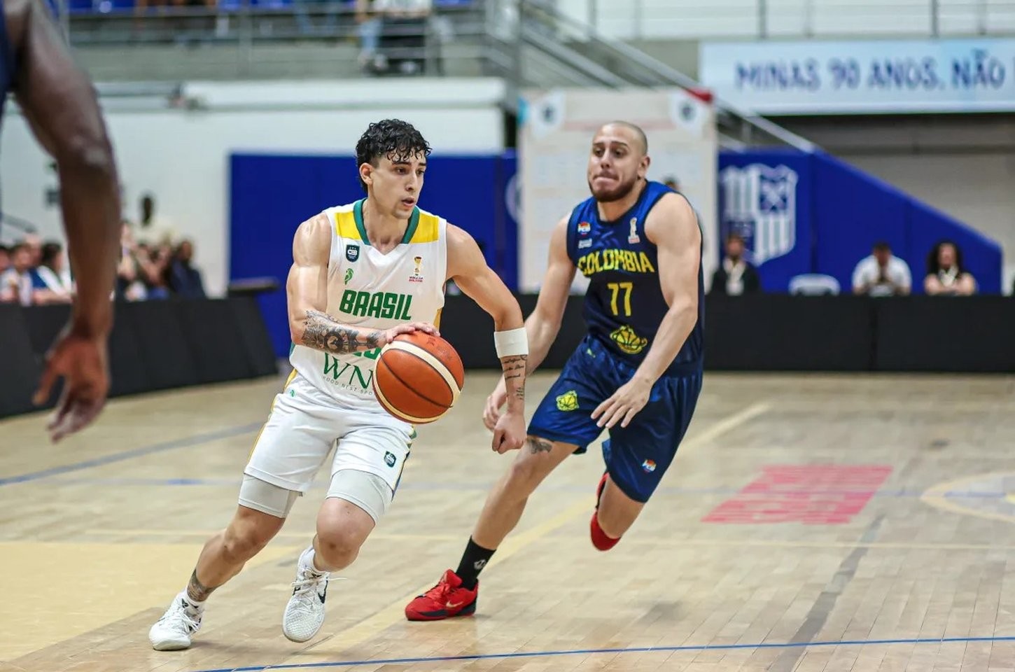 Brasil goleia Colômbia e mantém 100% nas eliminatórias do basquete