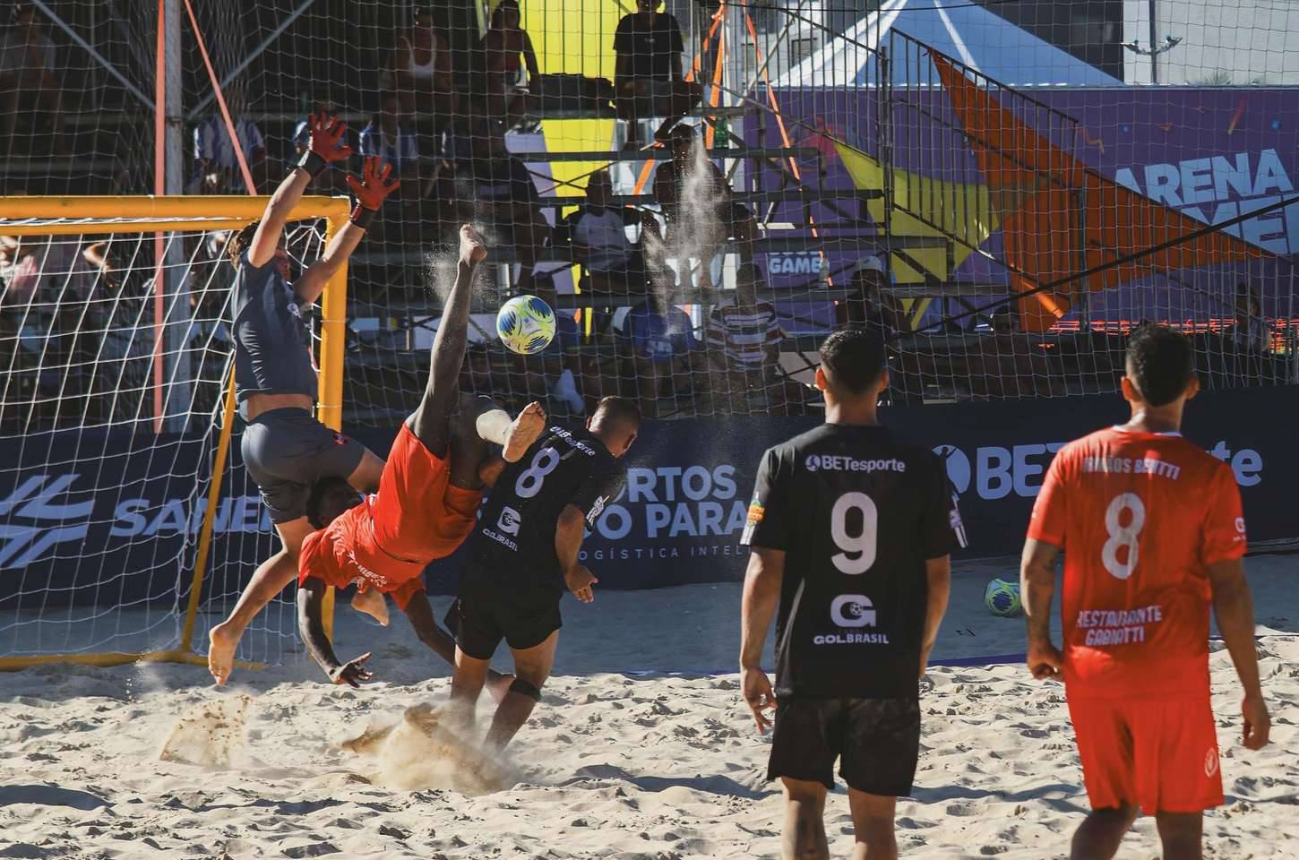 Brasil Open de beach soccer agita o litoral paranaense em Matinhos