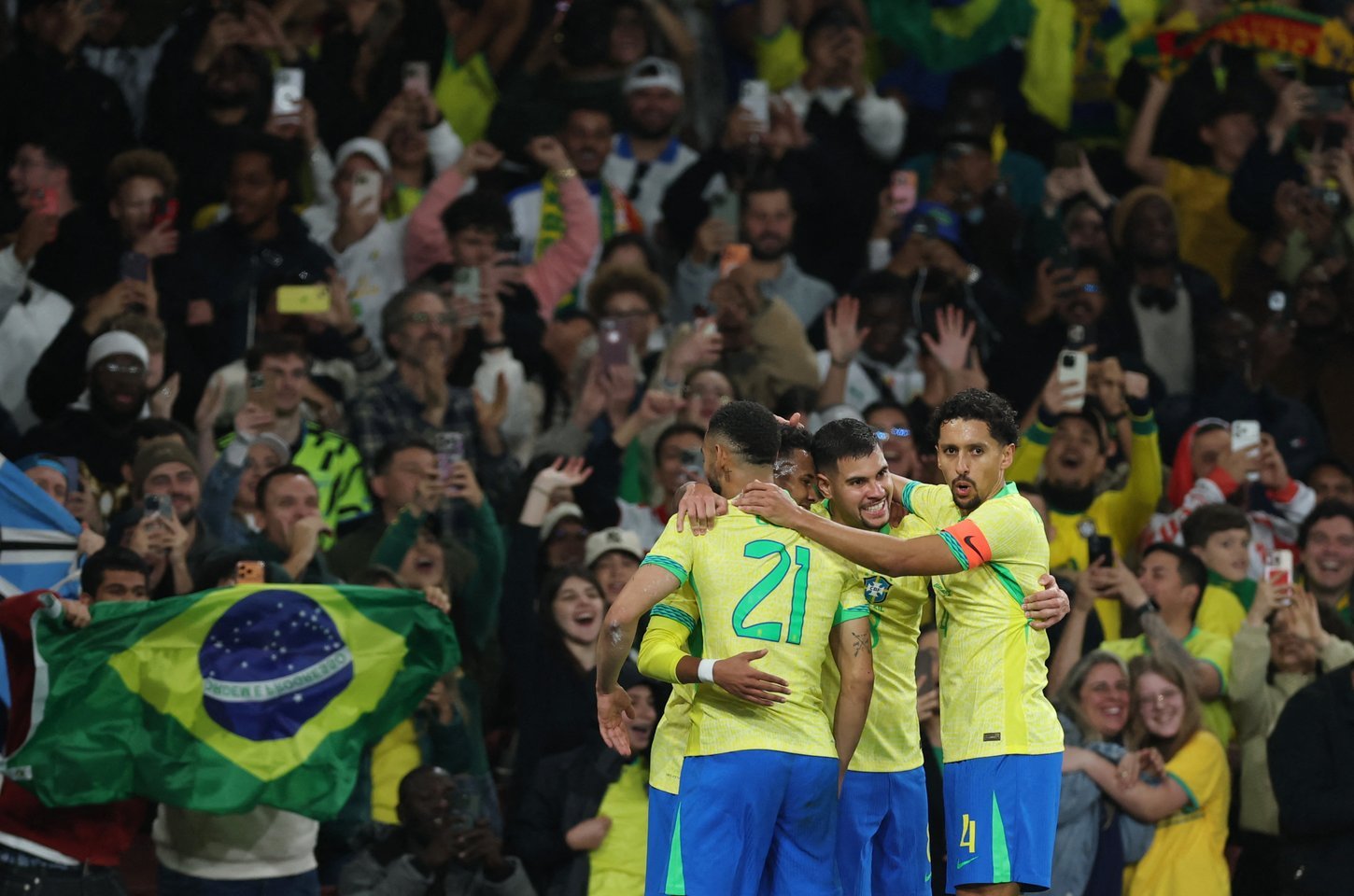 Brasil vence Senegal e mostra evolução para a Copa de 2026