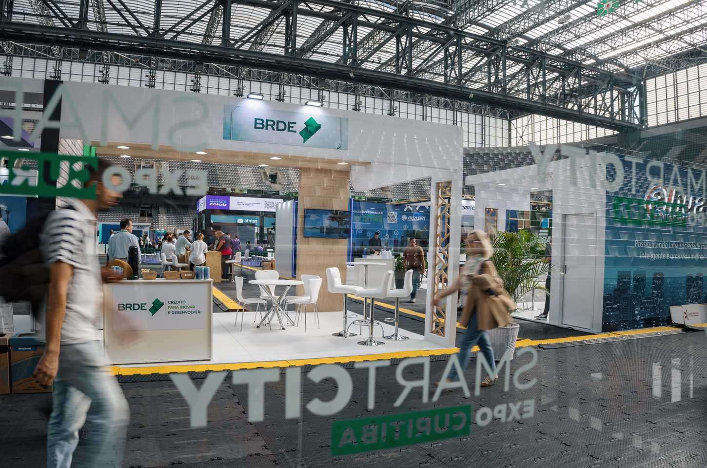 BRDE leva soluções para cidades inteligentes à feira em Curitiba