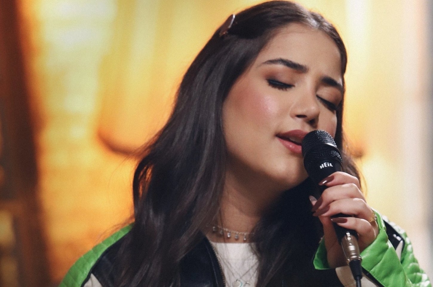 Brenda Danese lança álbum "Identidade" com oito faixas de amadurecimento