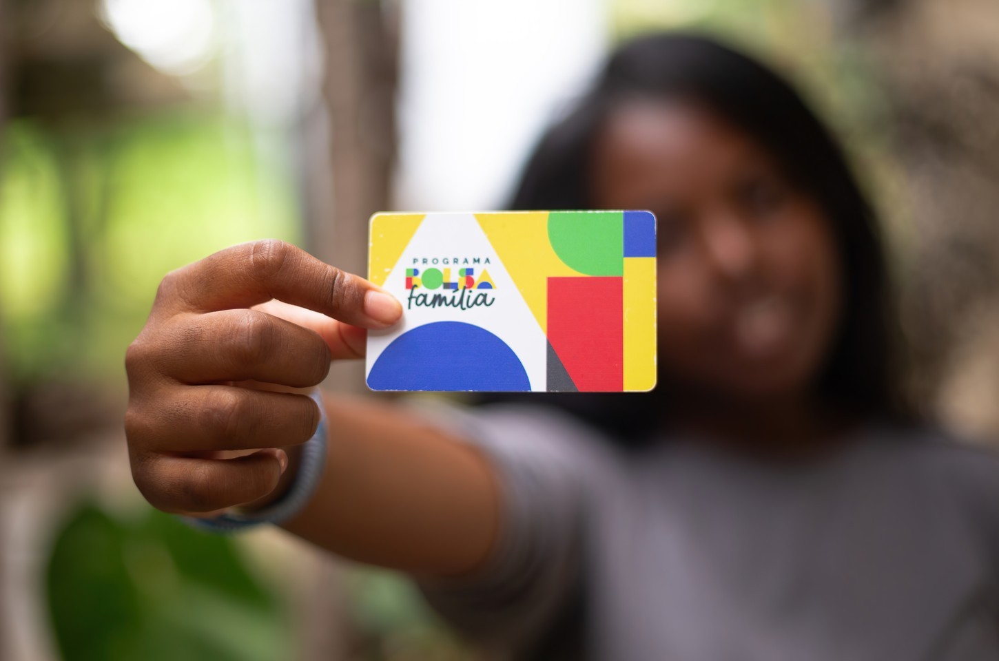 Caixa paga Bolsa Família de abril para beneficiários com NIS de final 7
