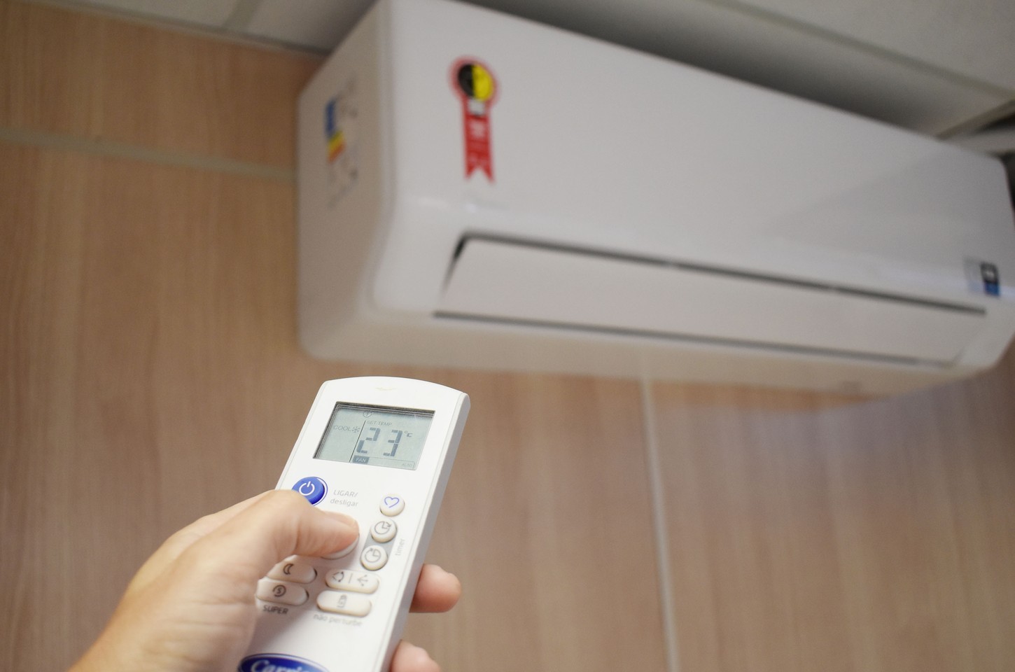 Calor aumenta consumo de energia em até 27% no Paraná