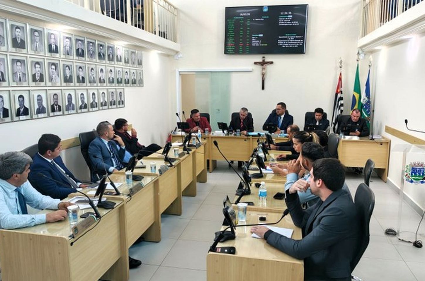 Câmara de Ibiúna aprova leis, moção de apoio e recebe pedidos de melhorias urbanas