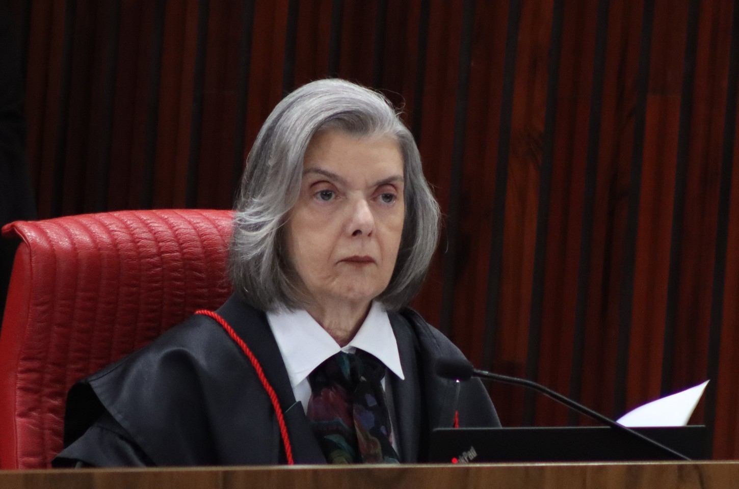 Cármen Lúcia defende maior participação feminina nos espaços de poder