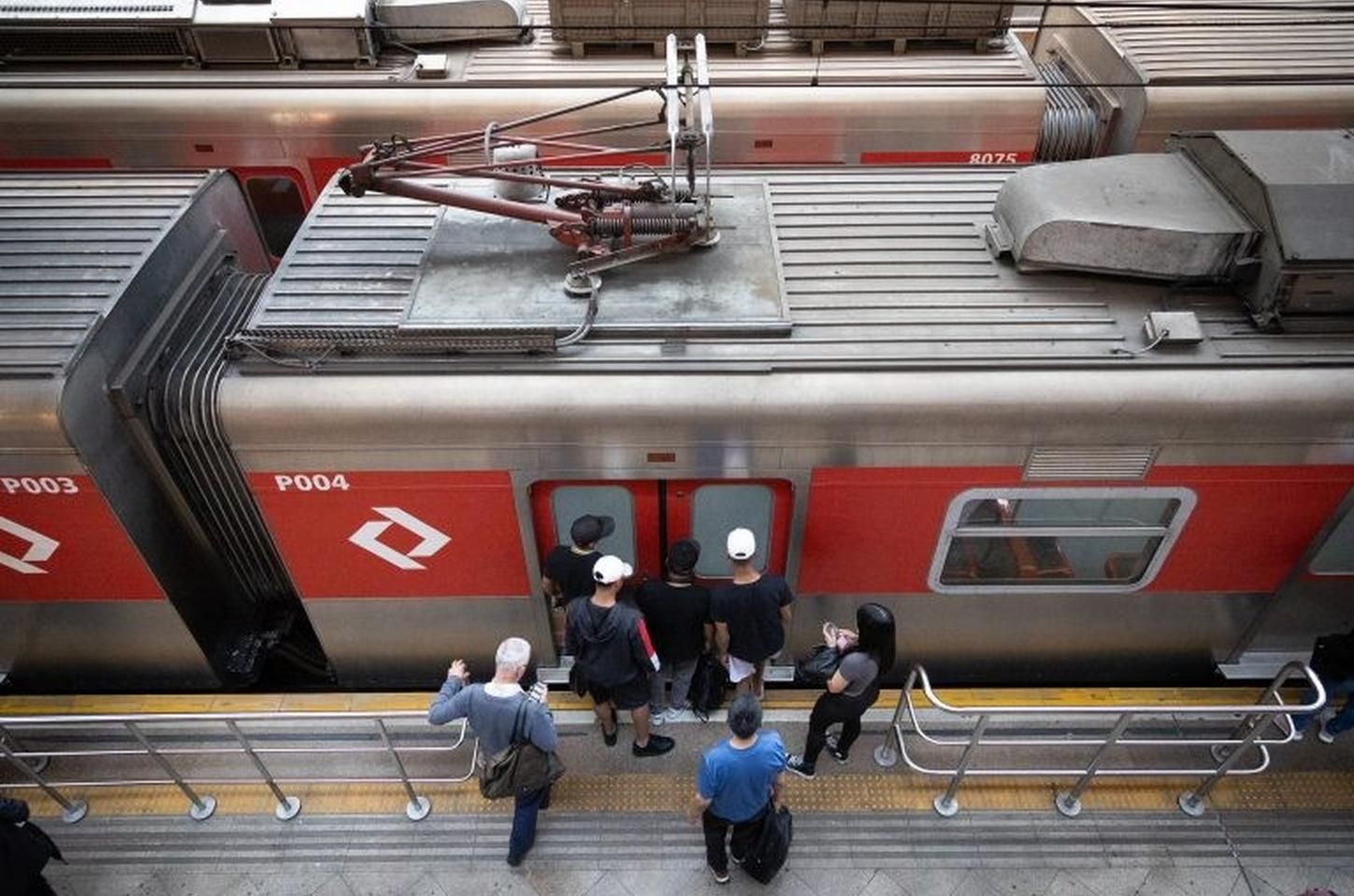 Carnaval 2026 em SP terá metrô e trem funcionando 24 horas