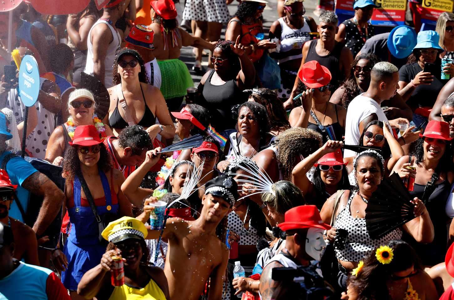 Carnaval carioca tem sábado de megablocos com tradição e diversidade