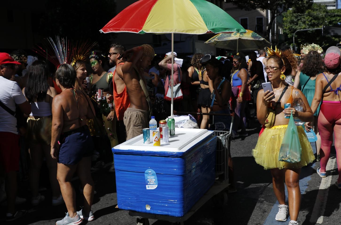Carnaval exige cuidado redobrado com cartões e pagamentos digitais
