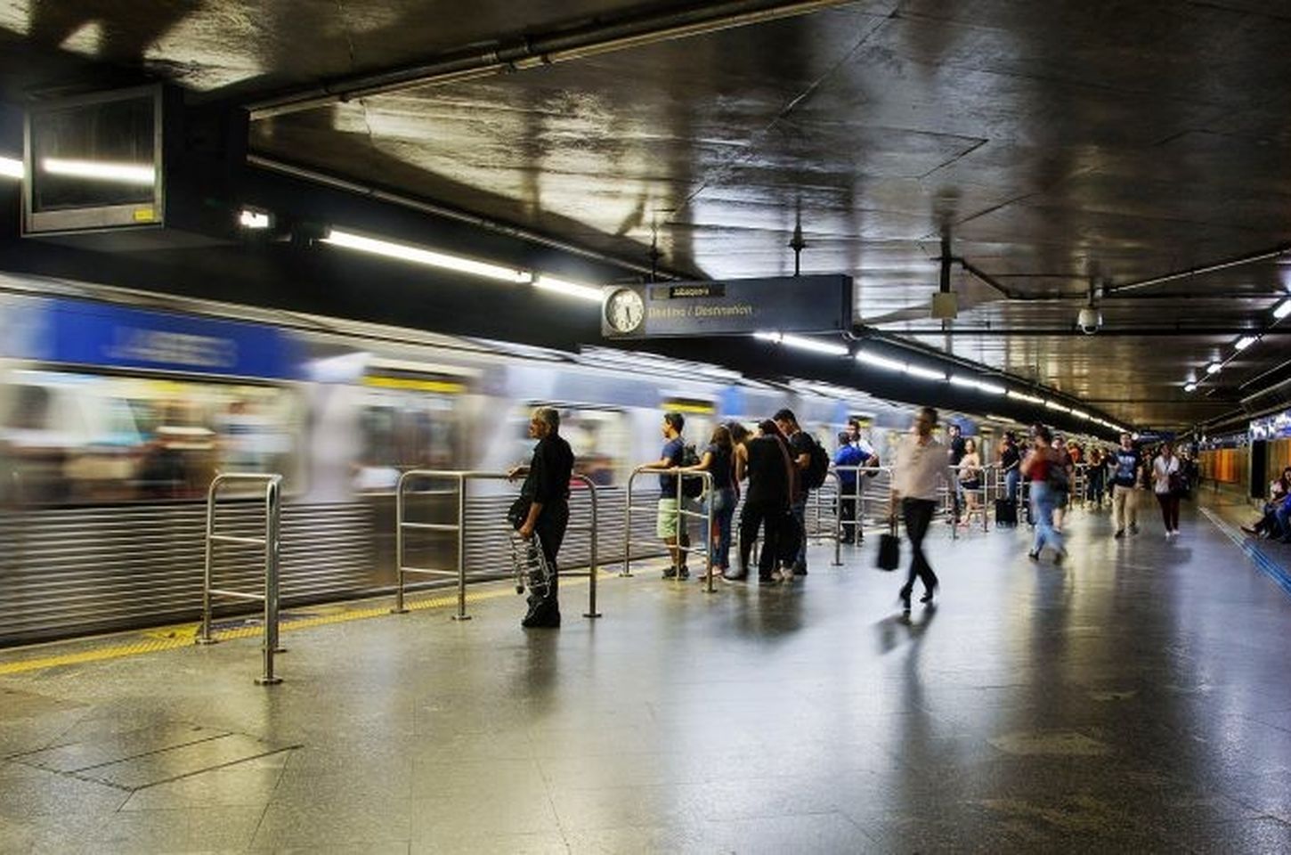 Carnaval seguro nos trilhos: dicas da STM para foliões em SP
