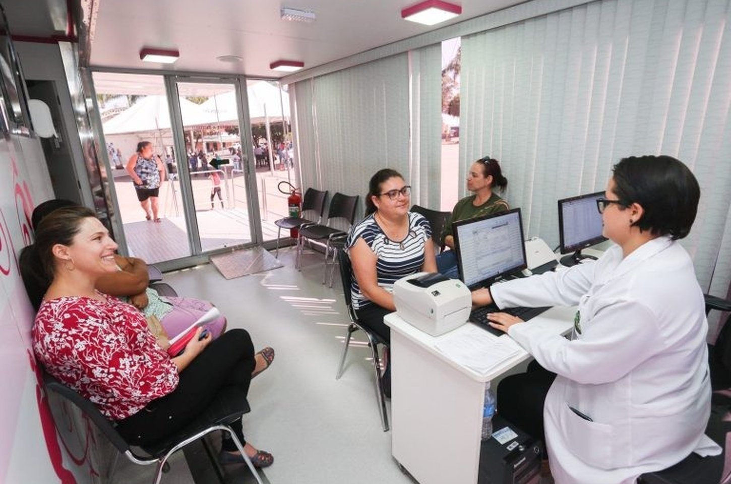 Carretas da Mamografia ampliam acesso a exames em SP com aumento de 76%