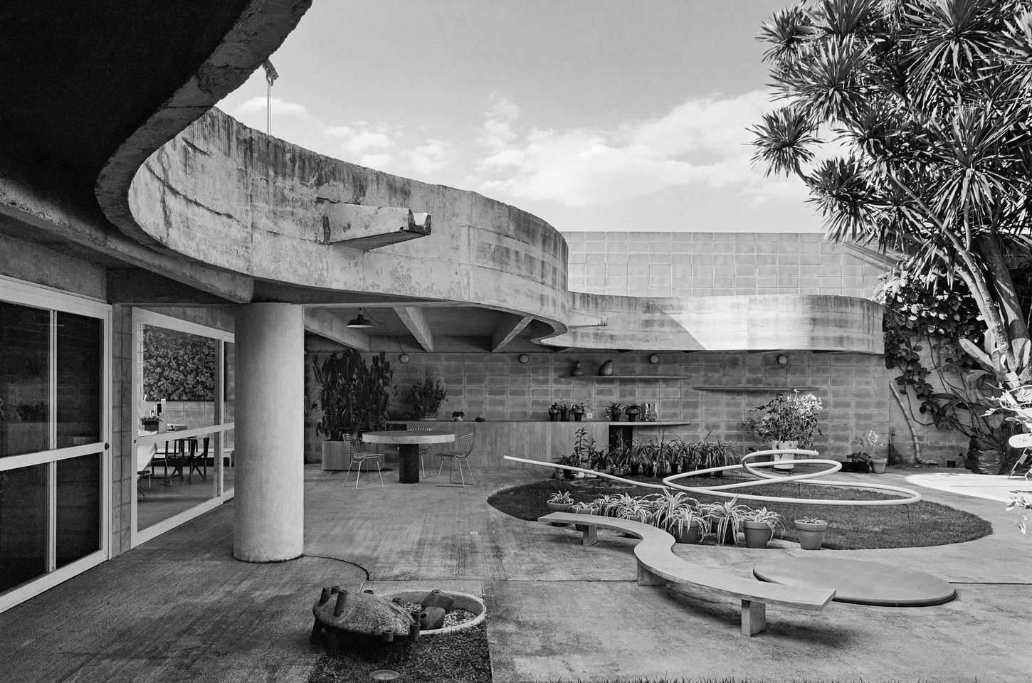 Casa-ateliê Tomie Ohtake abre com exposição sobre Ruy Ohtake