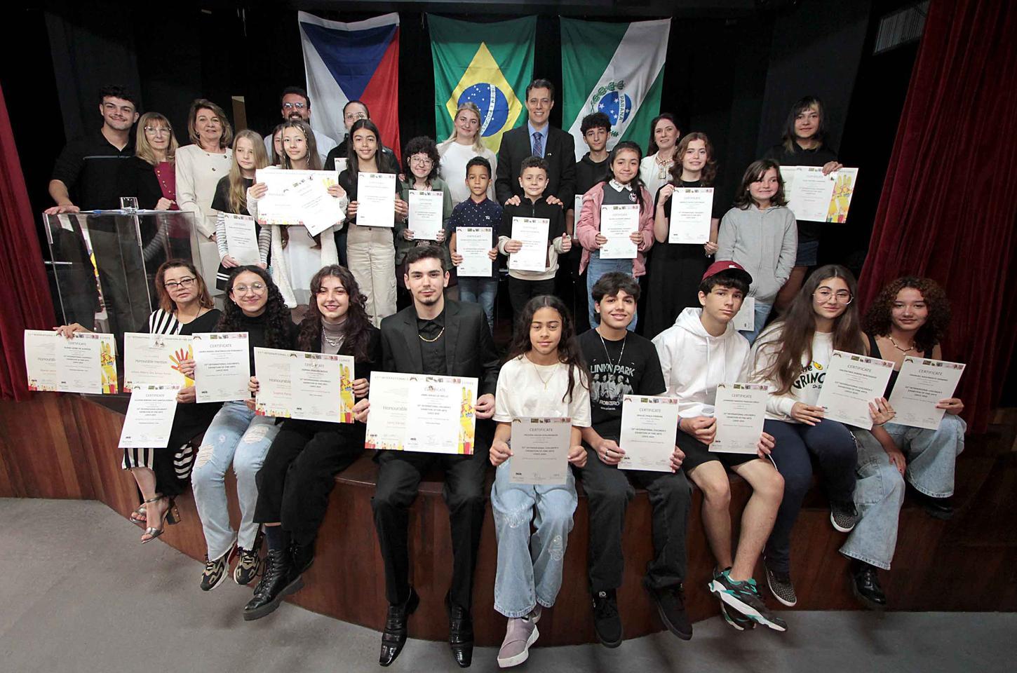 Centro Juvenil do Paraná é reconhecido internacionalmente em exposição de arte