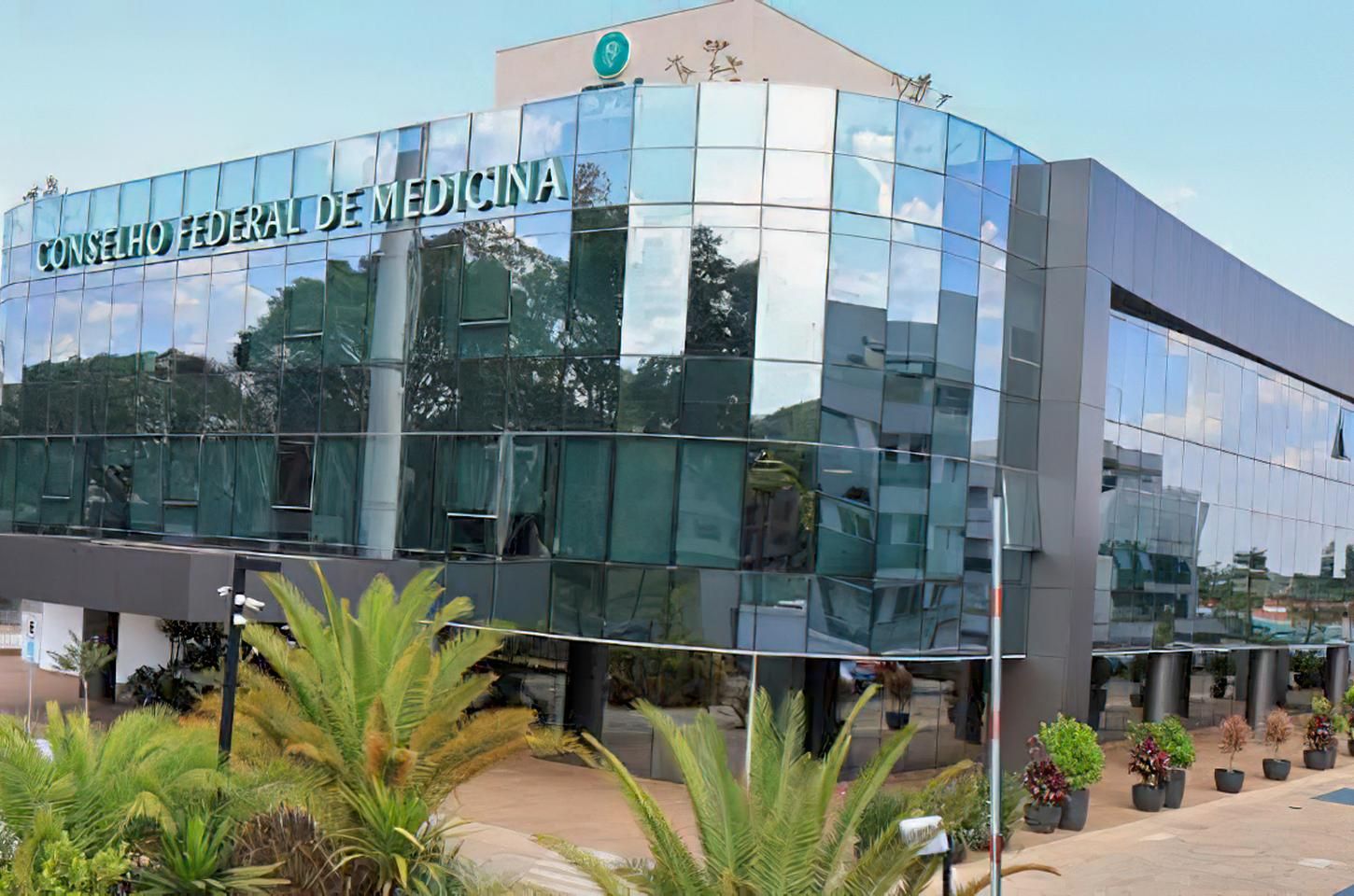 CFM estuda usar nota do Enamed para barrar registro de médicos