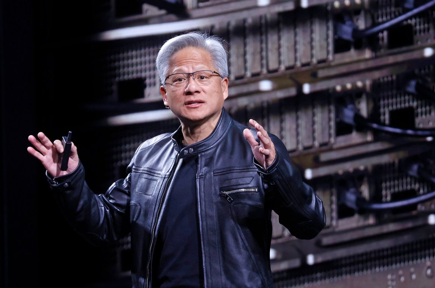 Chips de IA da Nvidia voltam à China com imposto de 25% e restrições
