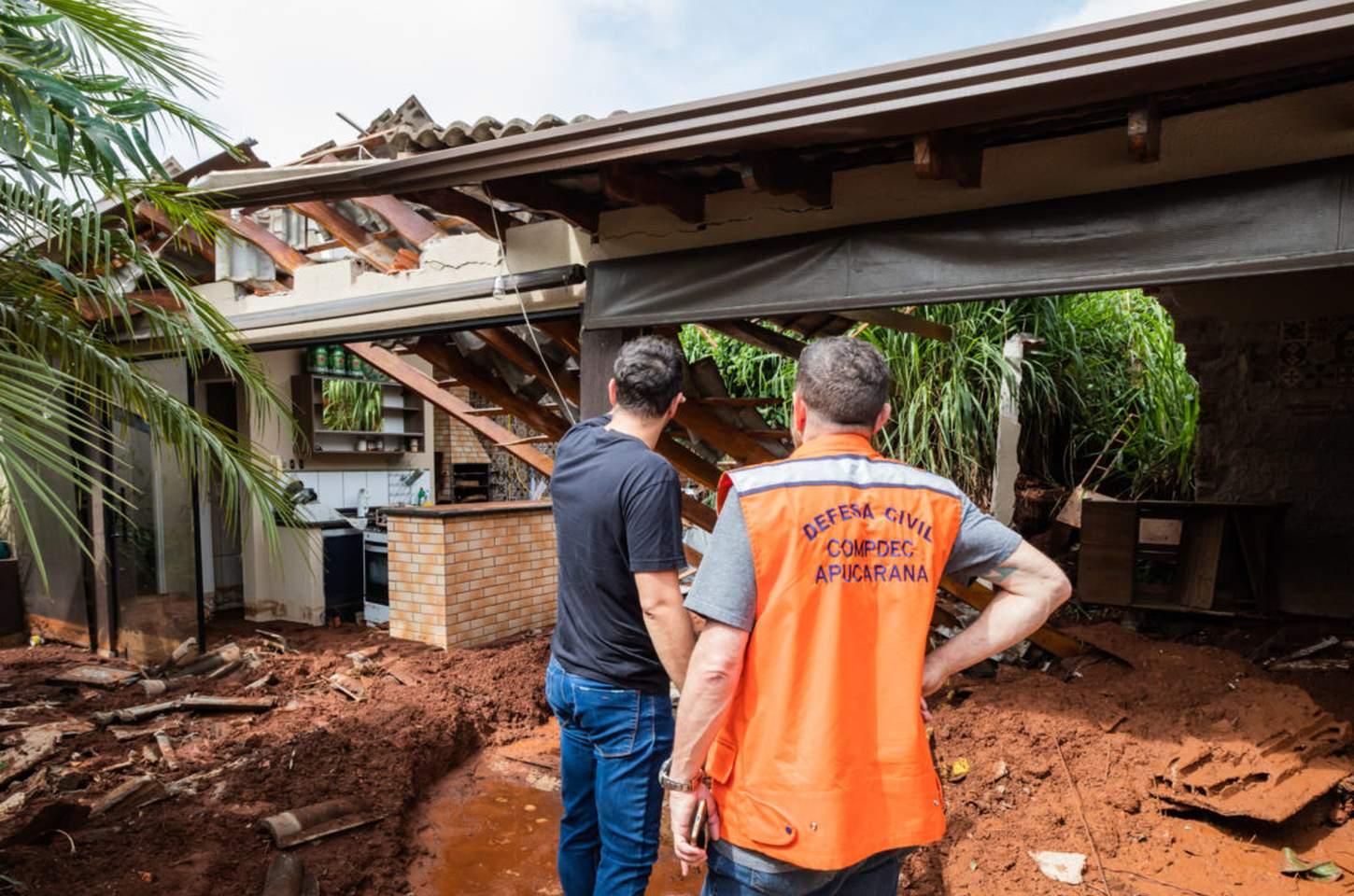Chuvas de 93 mm em 3 dias causam estragos em Apucarana; 30 ocorrências foram atendidas