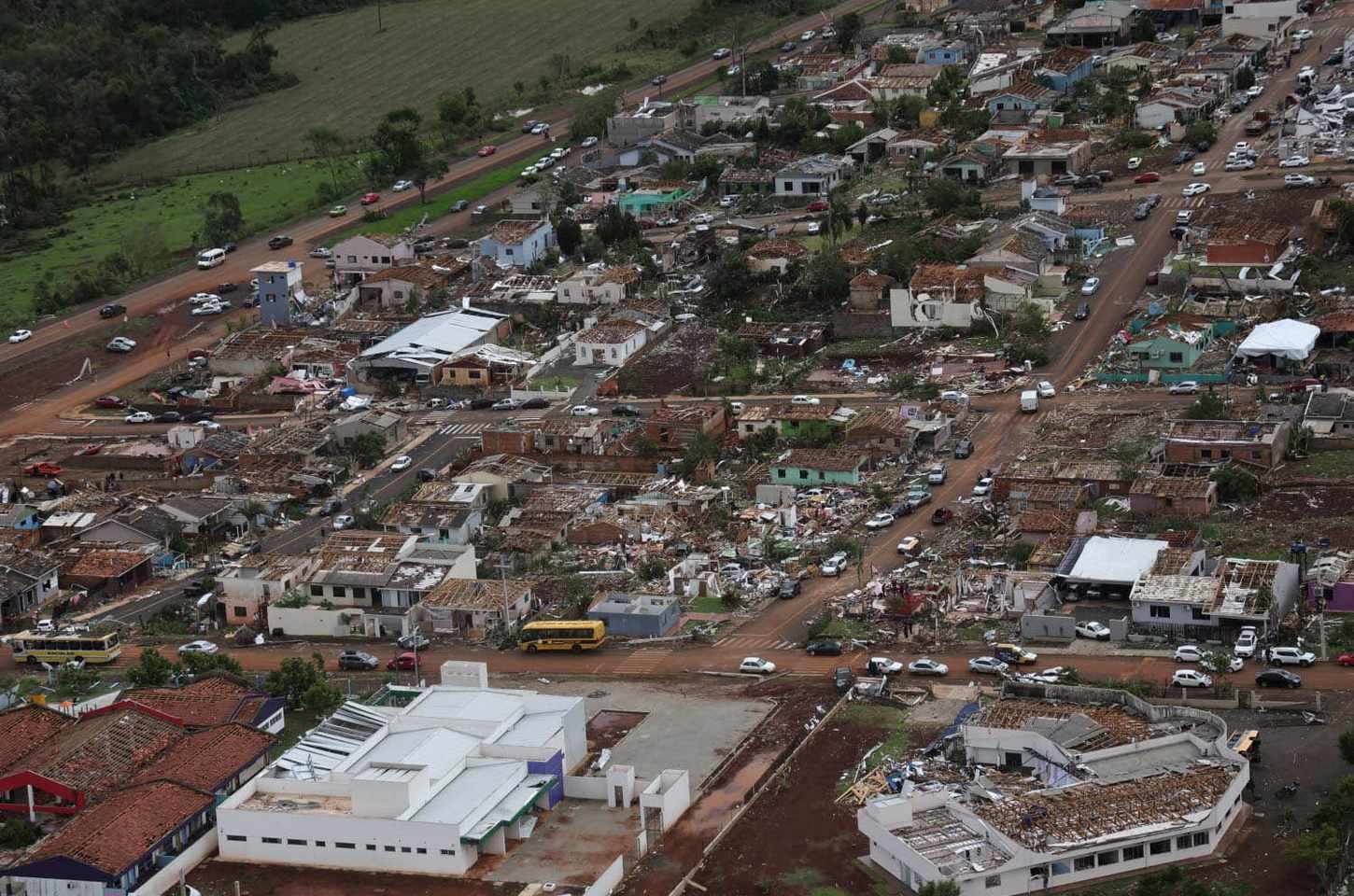 Chuvas no Paraná mobilizam hospitais e deixam seis mortos