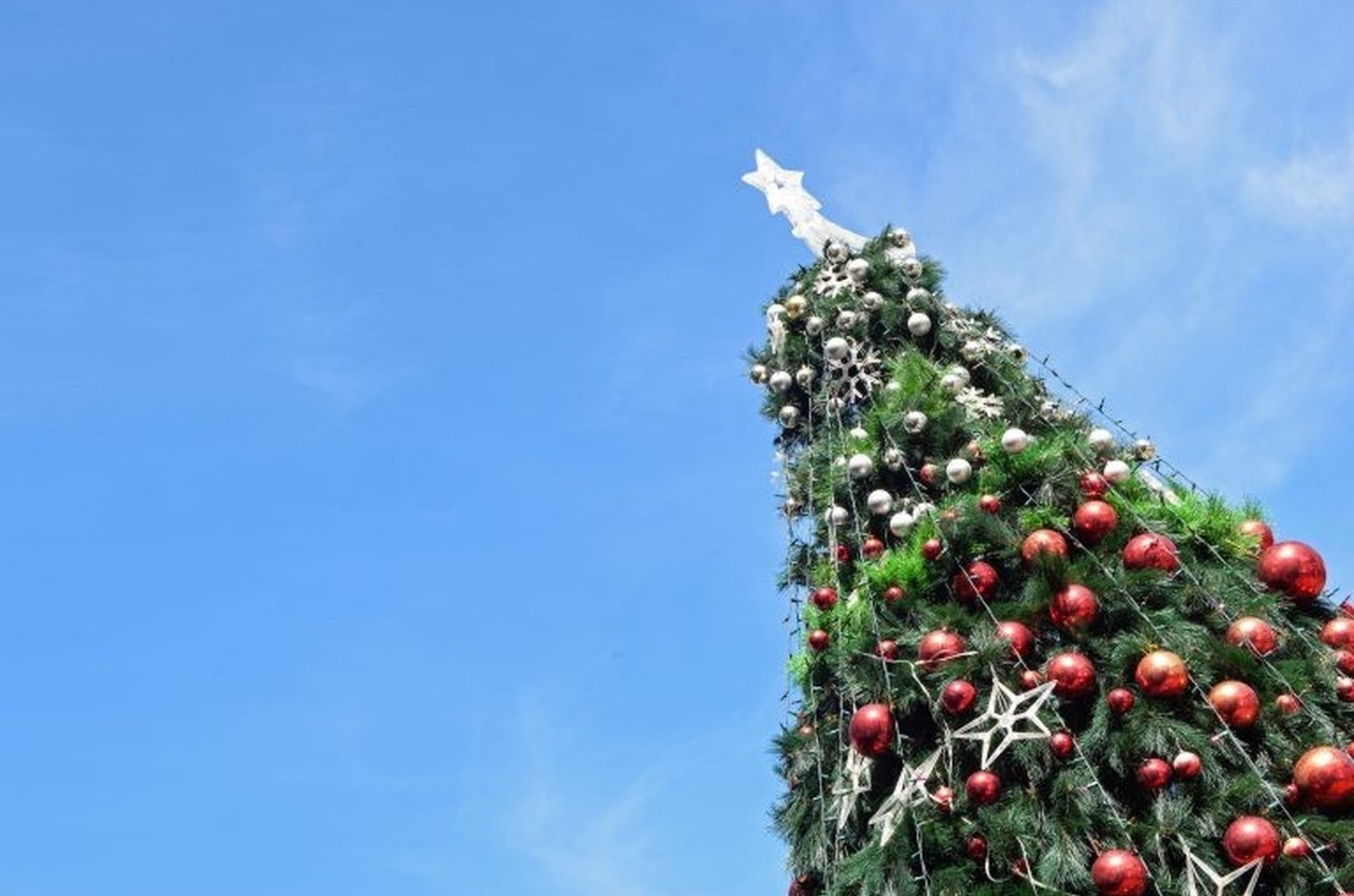 Cidades paulistas se iluminam para o Natal com programações especiais