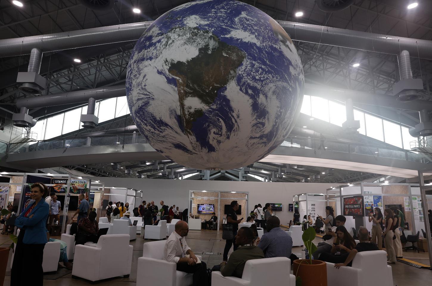 Cientistas alertam sobre retrocesso em texto da COP30 sem menção a combustíveis fósseis